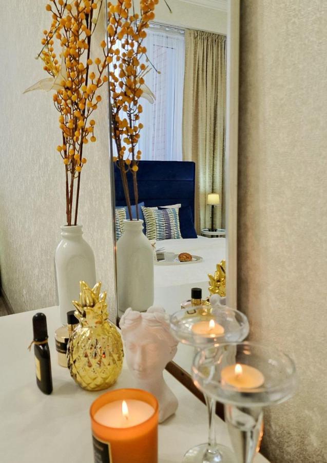 Legenda: Stylish At Abay-manas Intersection Apartment Almaty