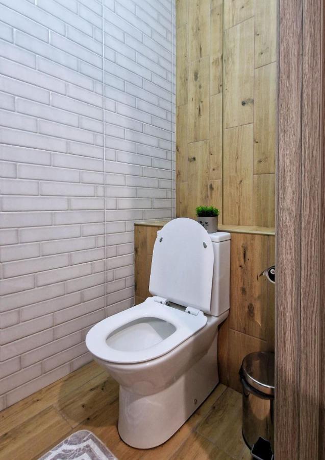 Apartment Legenda: Stylish At Abay-manas Intersection